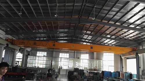昱嘉成功案例-東莞信成醫(yī)療機(jī)械  10t電動(dòng)葫蘆橋式起重機(jī)
